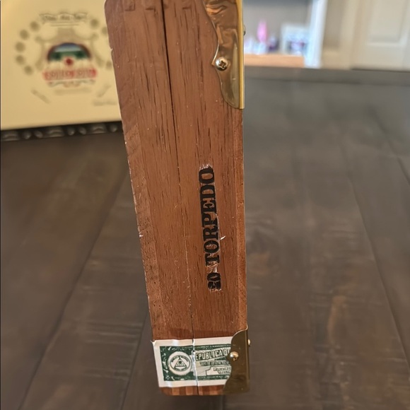 Vintage Mayorga Wooden cigar Box purse with Brass Accents - Picture 4 of 7